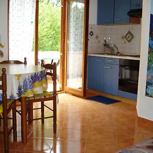 3* Gostinjska kuća And Suzana